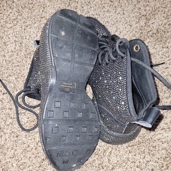 Shoes - Picture 7 of 12